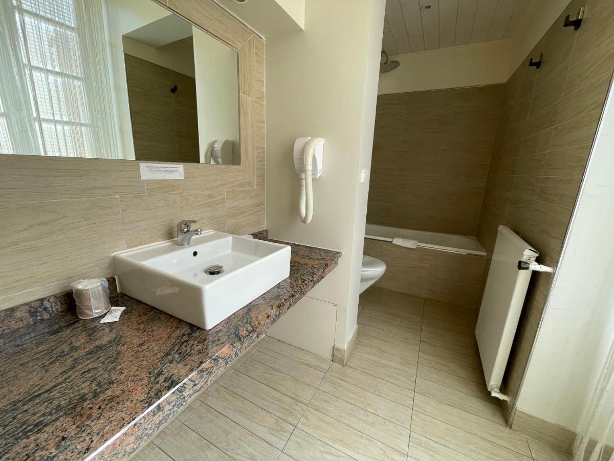 Le Mirval Hotel La Brigue Екстериор снимка