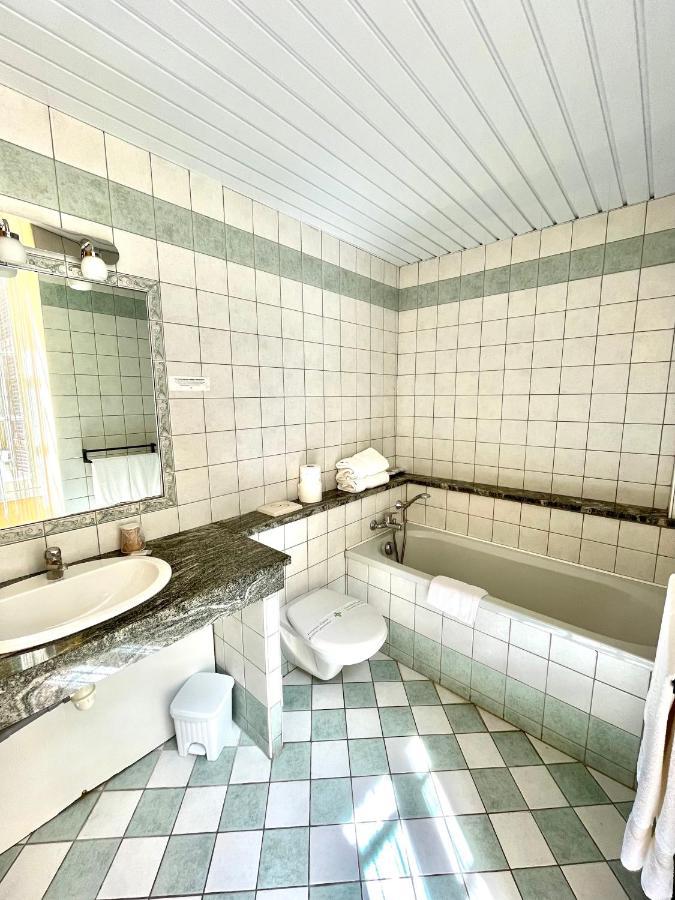 Le Mirval Hotel La Brigue Екстериор снимка