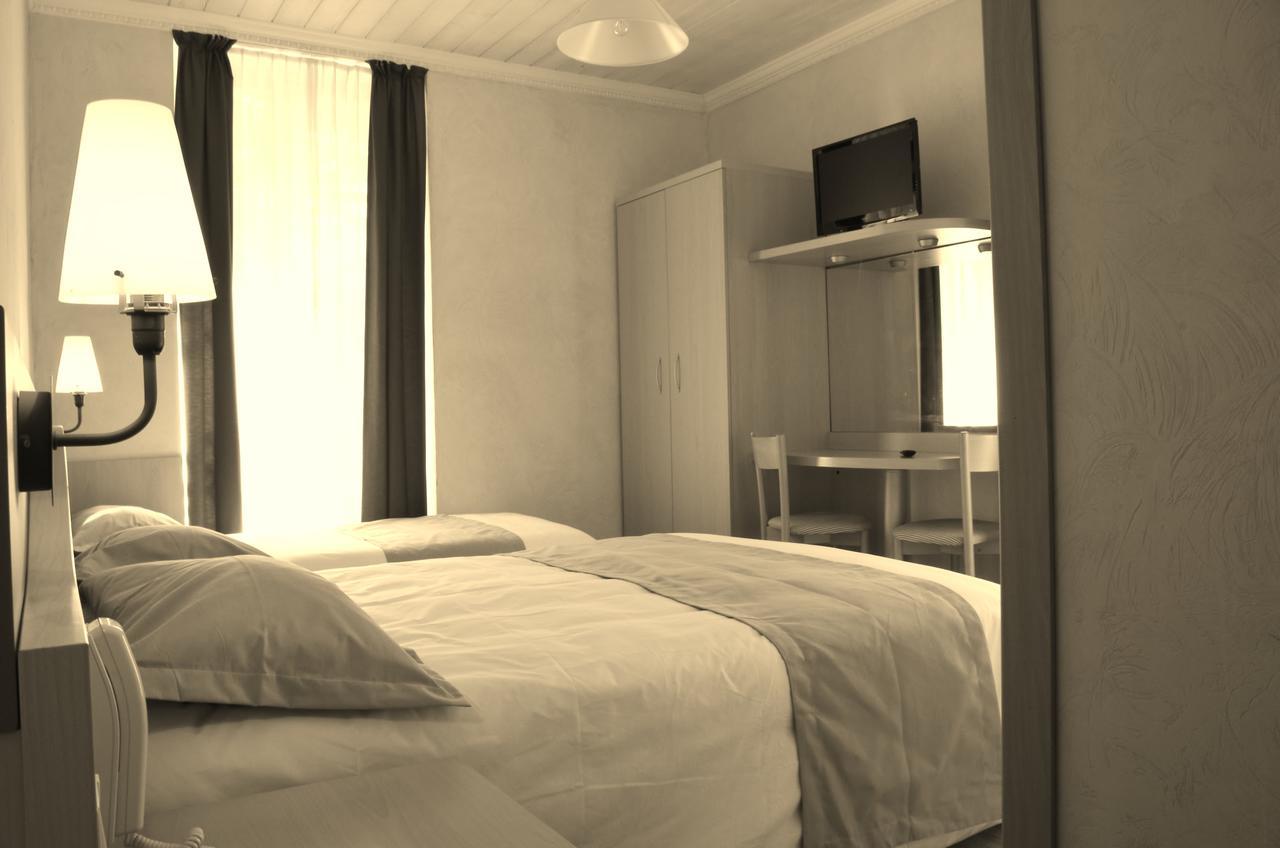 Le Mirval Hotel La Brigue Екстериор снимка