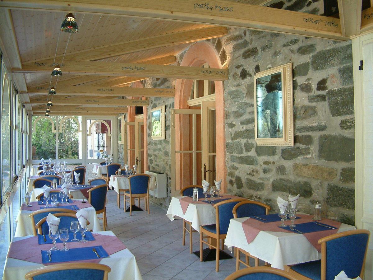 Le Mirval Hotel La Brigue Екстериор снимка